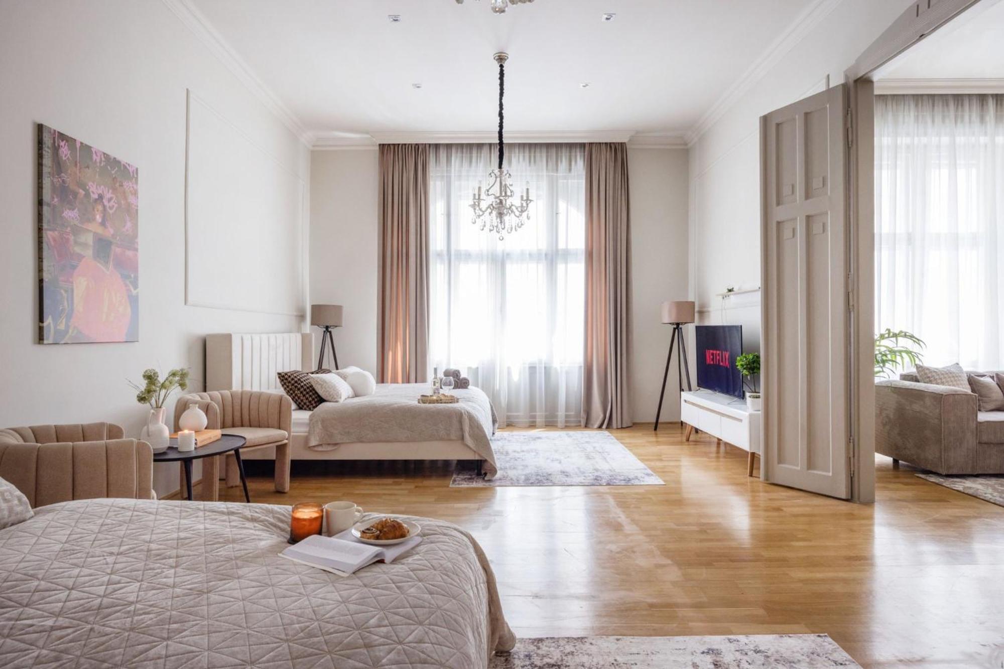 Timeless Elegant Apartment By Opera House Budapeste Exterior foto