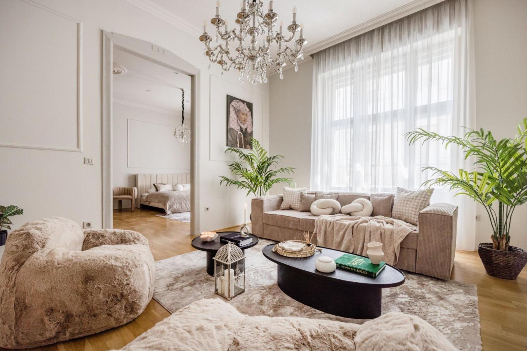 Timeless Elegant Apartment By Opera House Budapeste Exterior foto